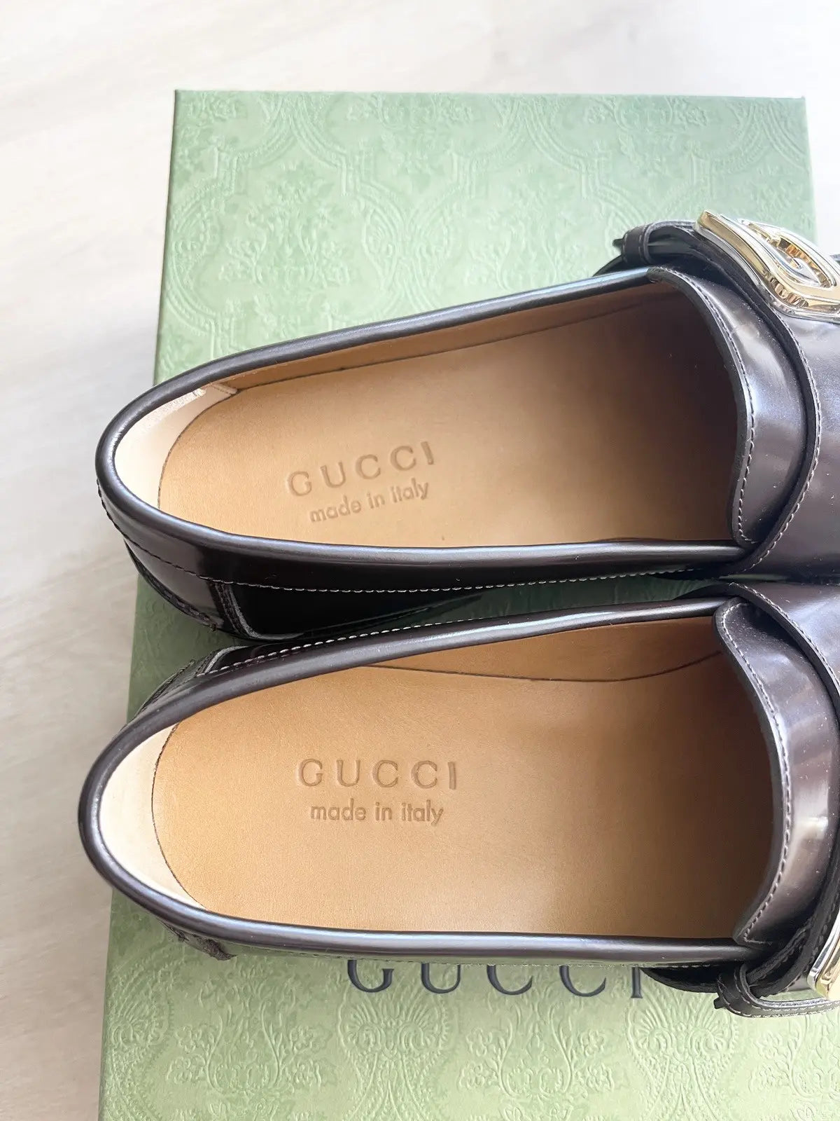 Gucci Logo Plague Leather Loafers