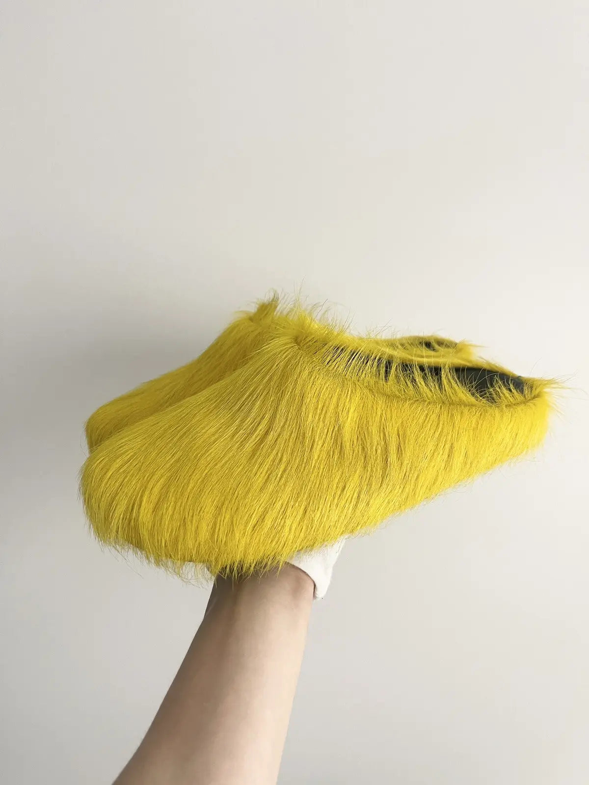 Marni Yellow Fussbett Loafers