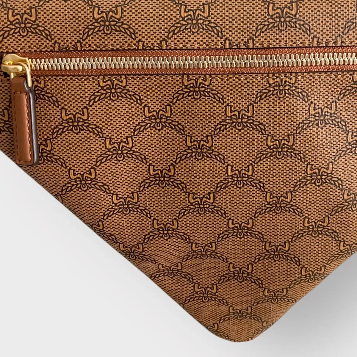 MCM Himmel Triangle Pouch Bag In Lauretos