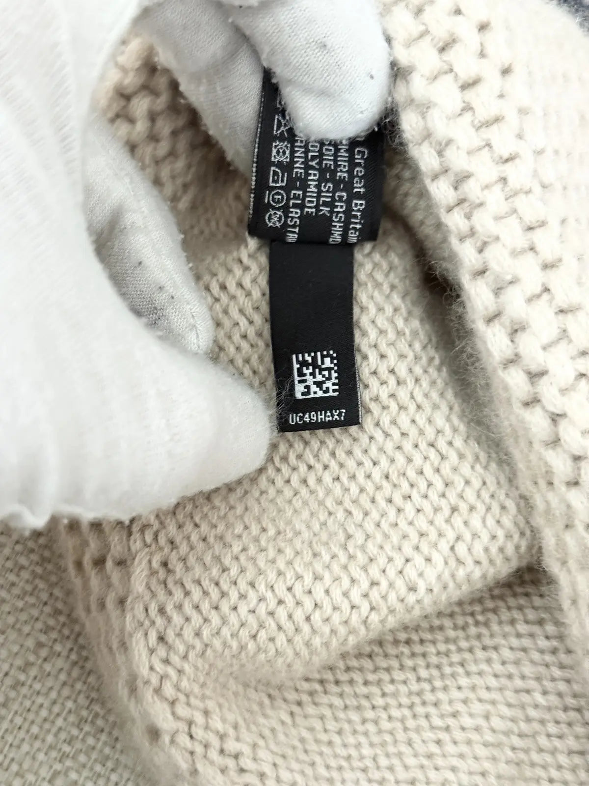 Chanel Cashmere Wool CC Beanie