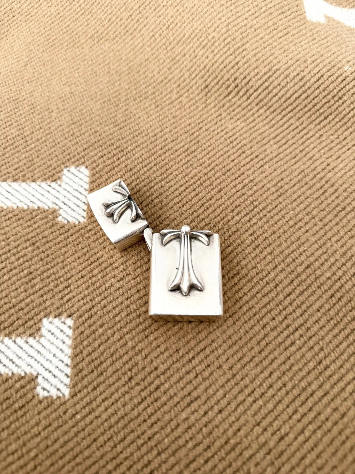 Chrome Hearts Double Bubble Cross Lighter Case