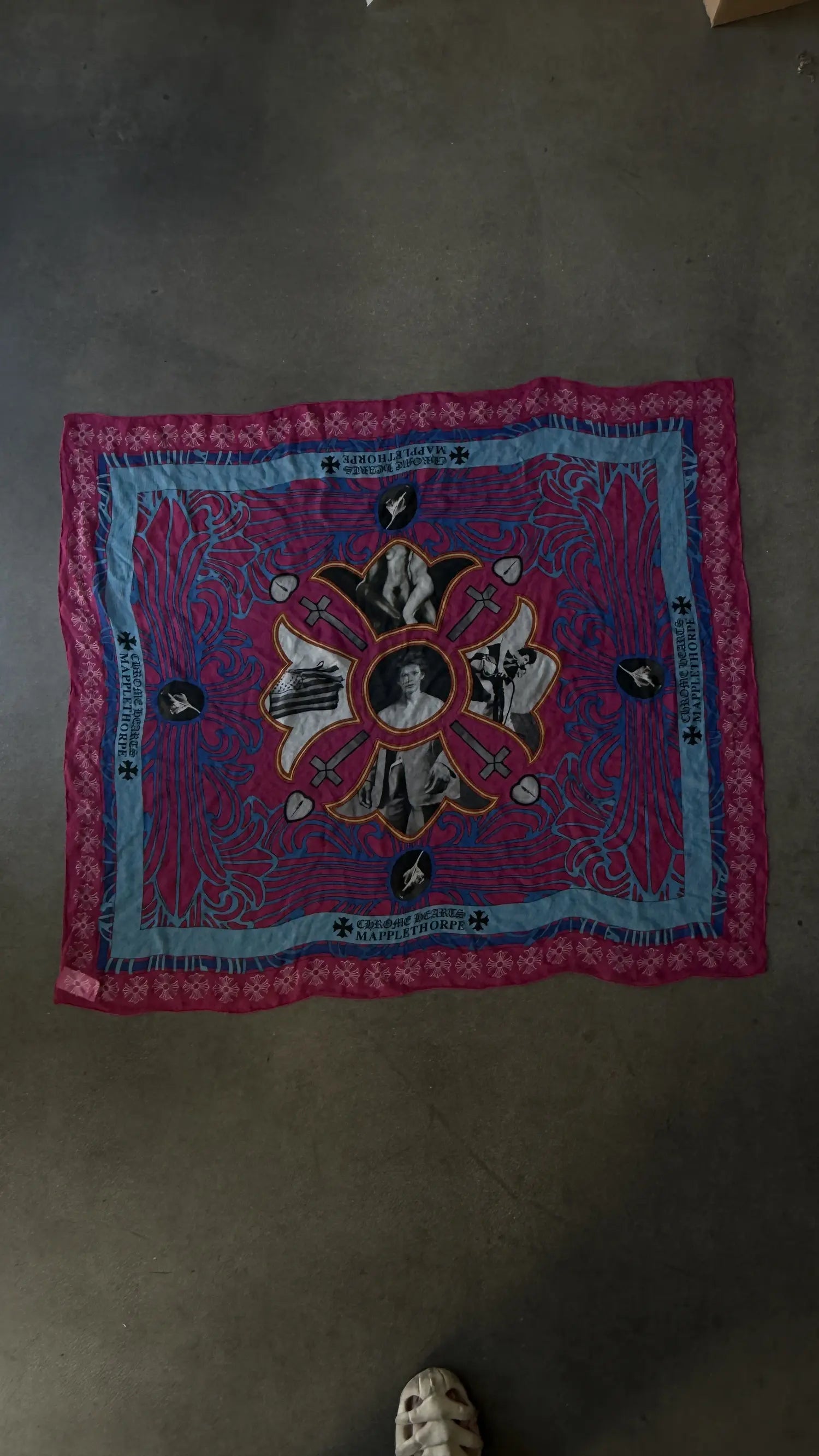 CHROME HEARTS Mapplethorpe Print Scarf