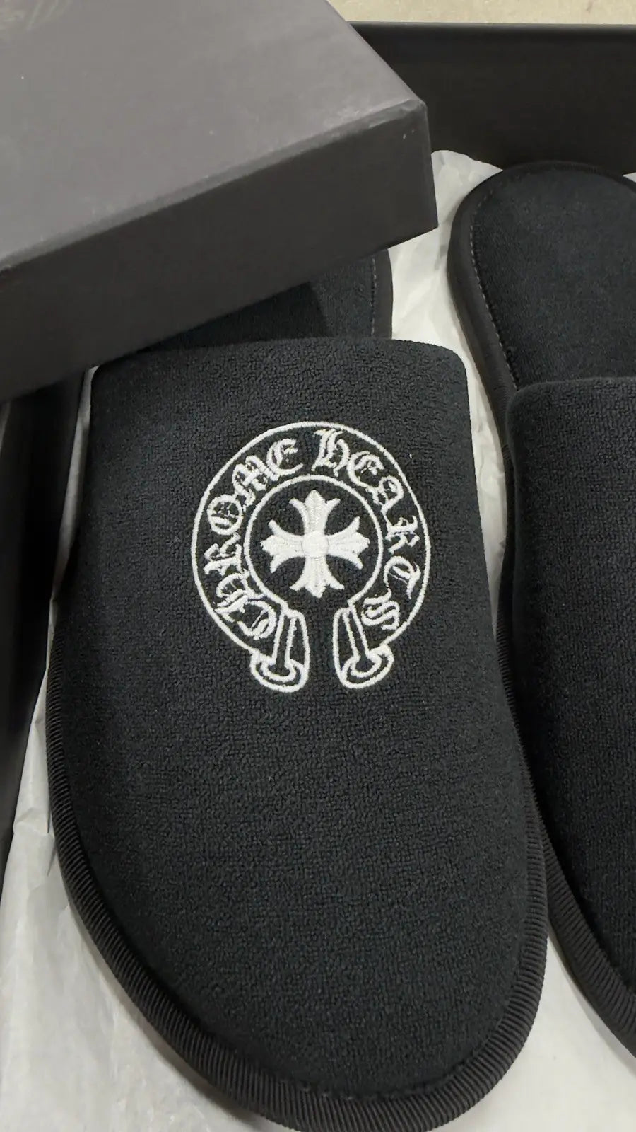 Chrome Hearts Black & White Horseshoe Logo Slippers