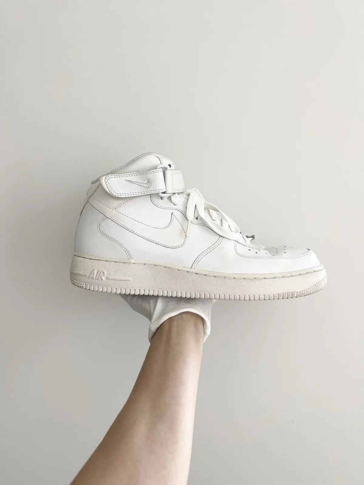 Vintage Nike Air Force 1 Mid ‘82 “White”