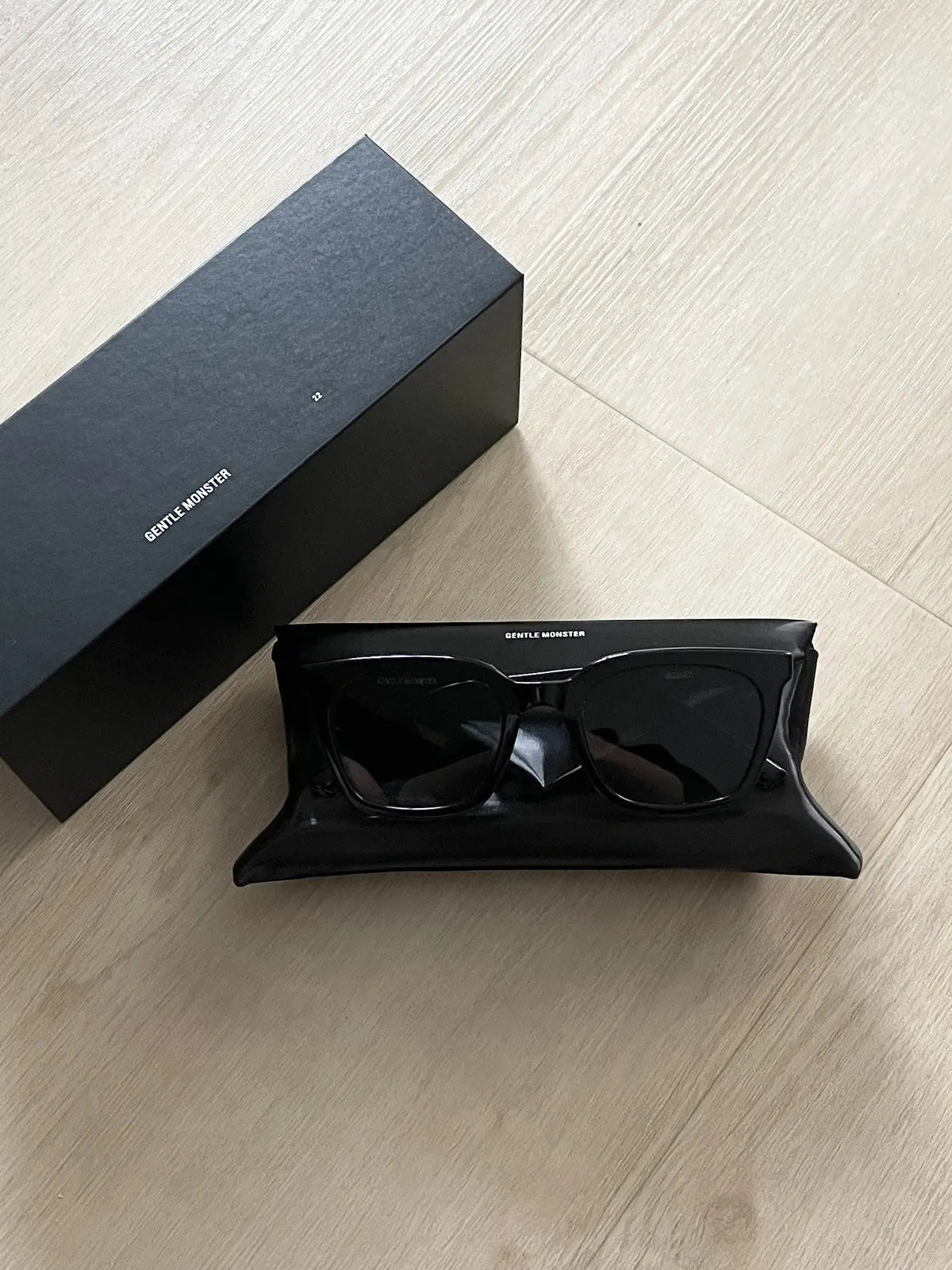 Gentle Monster Momati 01 BLACK Sunglasses