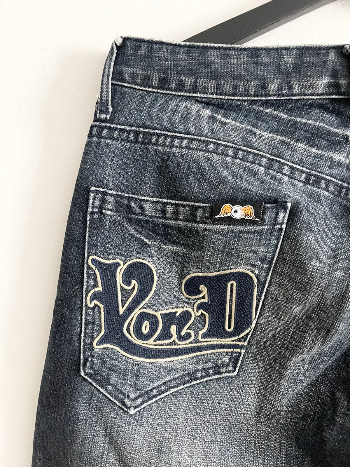 2000s Von Dutch Back Pocket Jumbo Logo Denim Jeans