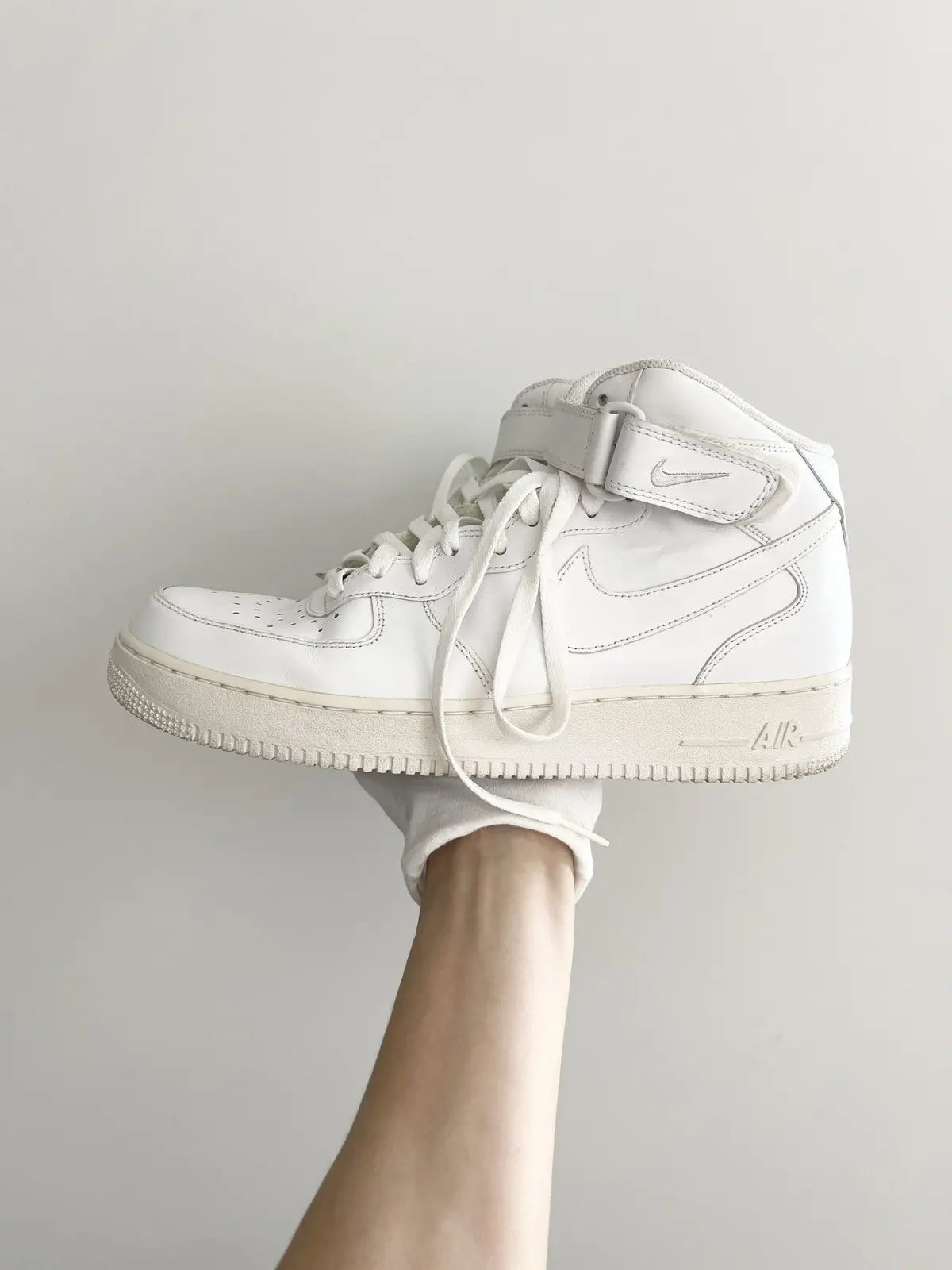 Vintage Nike Air Force 1 Mid ‘82 “White”