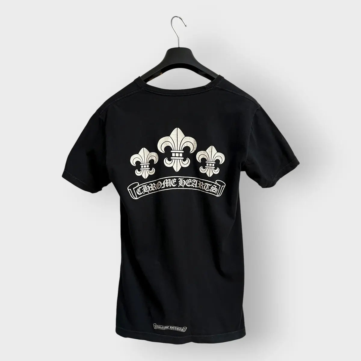 Chrome Hearts Triple Daggers Scroll Logo Tee
