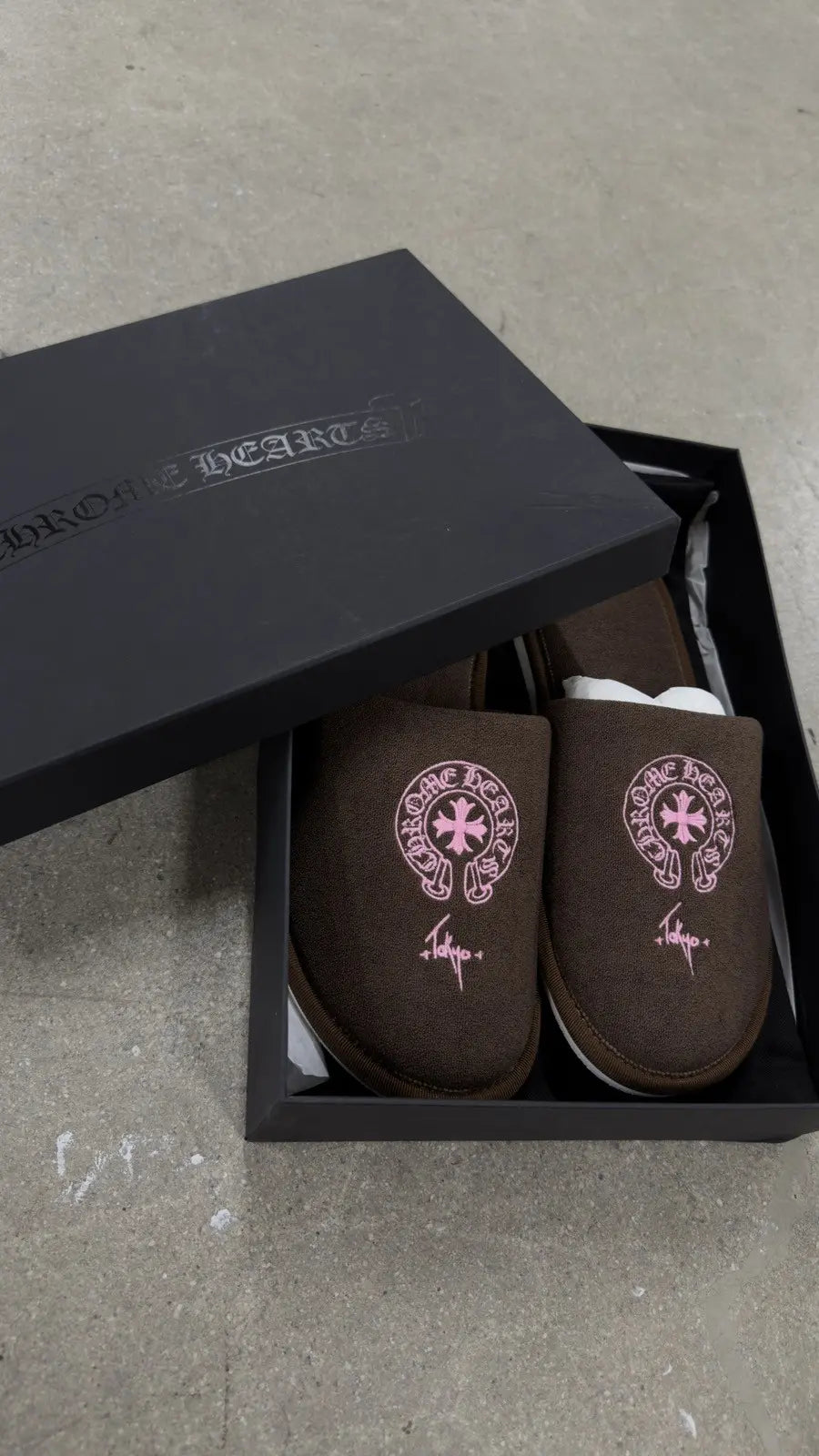 Tokyo Exclusive Horseshoe Embroidered Brown Slippers